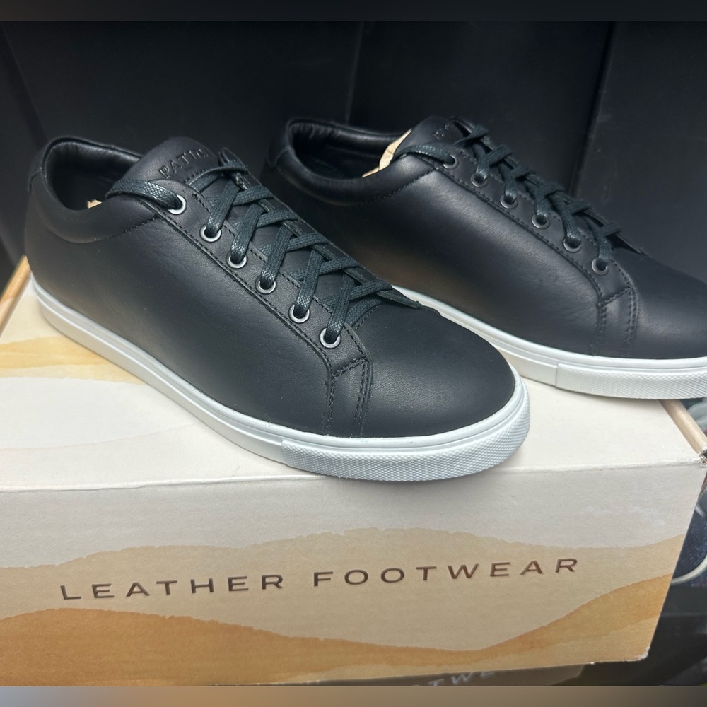 Patina Men’s Portland Leather Black Low Top Sneaker size 7.5